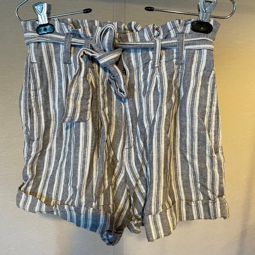 Abercrombie & Fitch paperbag shorts